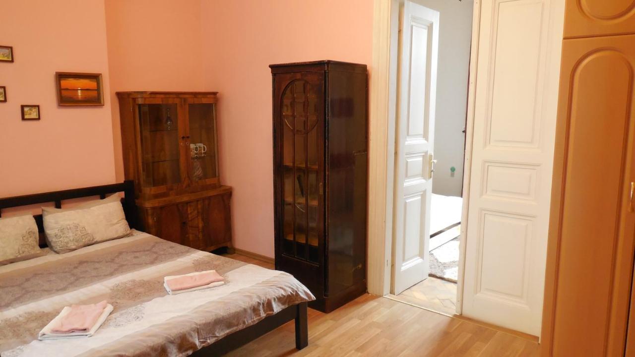 2 Room Apartment Near Opera House Львов Экстерьер фото