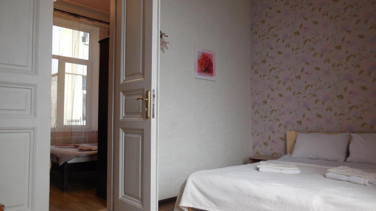 2 Room Apartment Near Opera House Львов Экстерьер фото